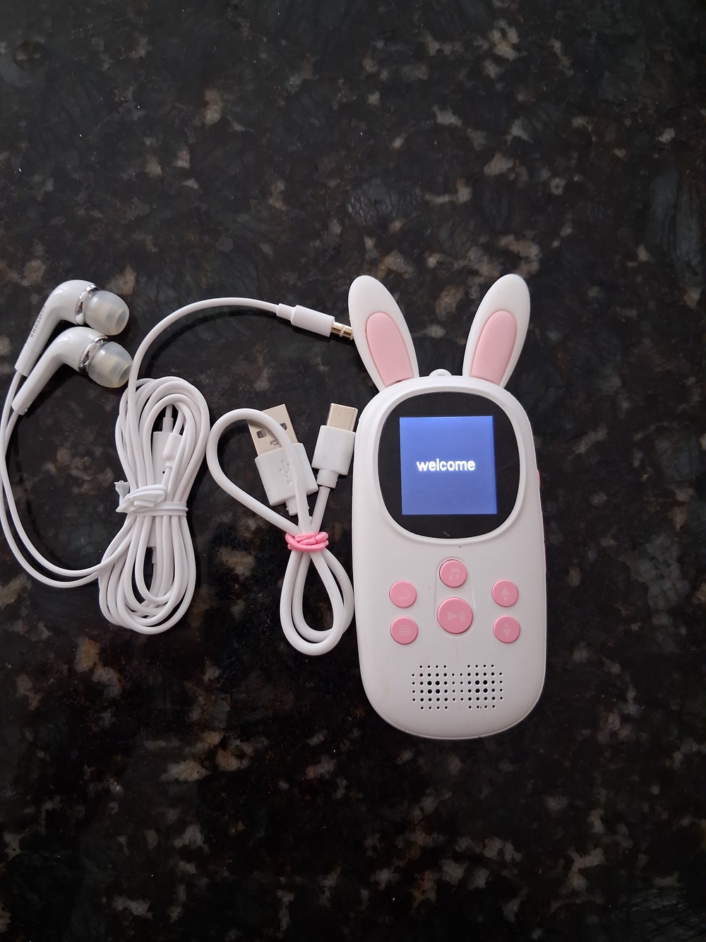 Mp3 Plater, Portable Music Player - White & Pink Bunnt, New Headphomes & Charger